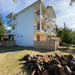 Elsa Haus *